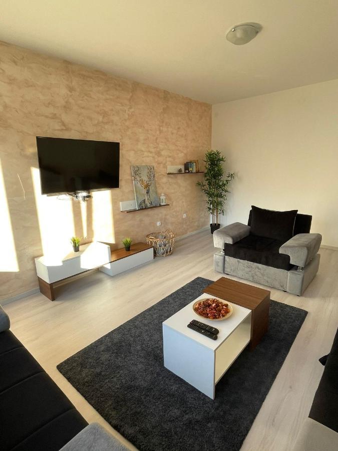 Apartment 51 - Bright, Spacious, Lux 1 Bedroom In The City Center - Stari Grad ベオグラード エクステリア 写真